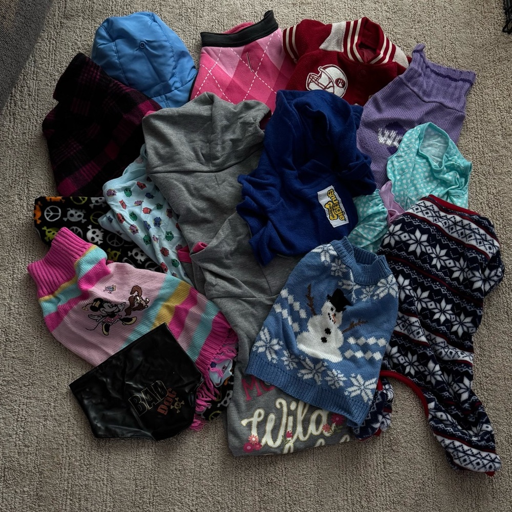 Medium pet clothes bundle